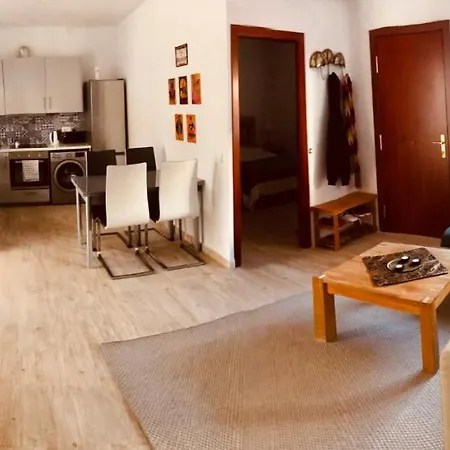 Town House With Patio In Quiet Residential Area 10 Min From Beach Torremolinos Buitenkant foto