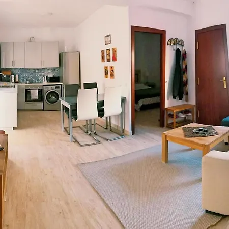 Town House With Patio In Quiet Residential Area 10 Min From Beach Torremolinos Buitenkant foto