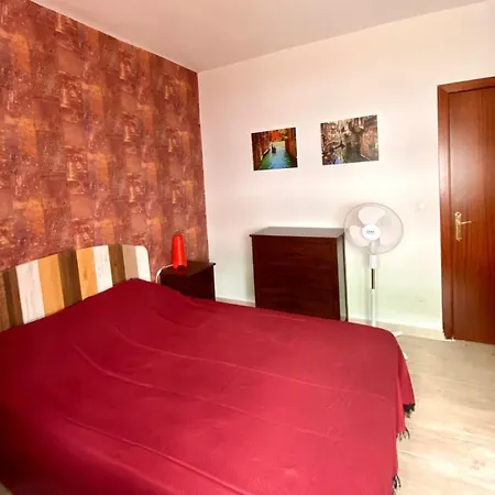Town House With Patio In Quiet Residential Area 10 Min From Beach Torremolinos Buitenkant foto